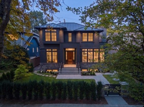 3887 15Th Avenue W, Vancouver, BC 