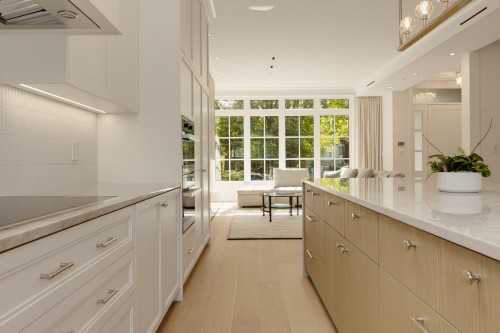 3887 15Th Avenue W, Vancouver, BC 