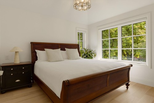 3887 15Th Avenue W, Vancouver, BC 