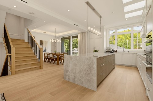 3887 15Th Avenue W, Vancouver, BC 