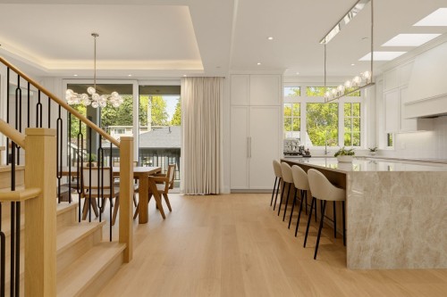3887 15Th Avenue W, Vancouver, BC 