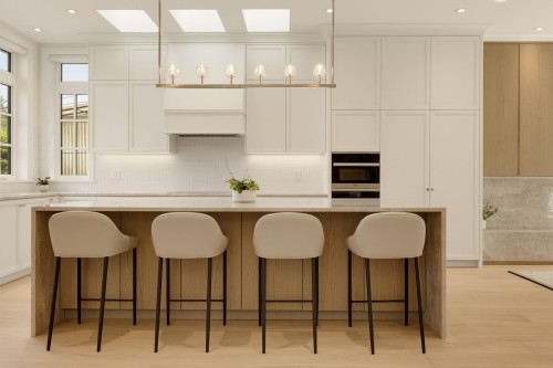 3887 15Th Avenue W, Vancouver, BC 