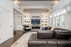 3328 7th Avenue W Vancouver, BC V6R 1V8
