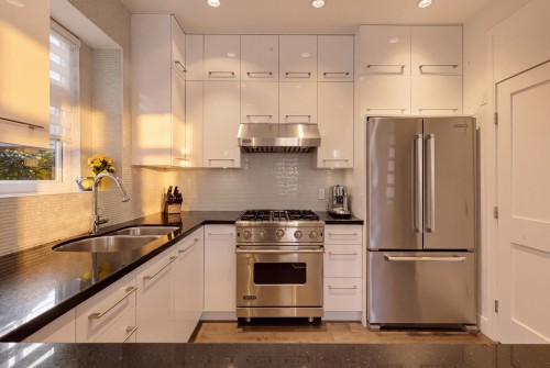 3328 7Th Avenue W, Vancouver, BC 