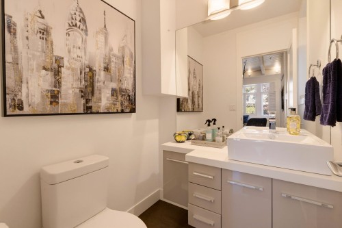 3328 7Th Avenue W, Vancouver, BC 