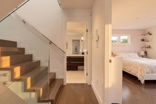 3328 7Th Avenue W, Vancouver, BC 