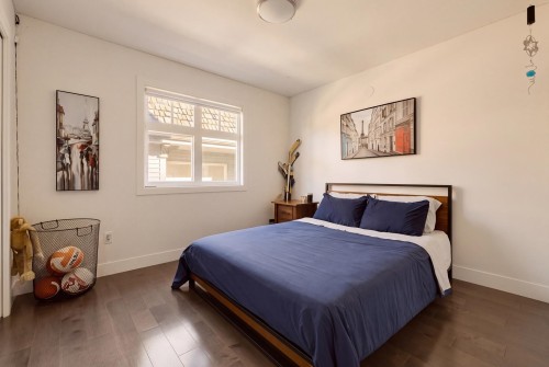 3328 7Th Avenue W, Vancouver, BC 