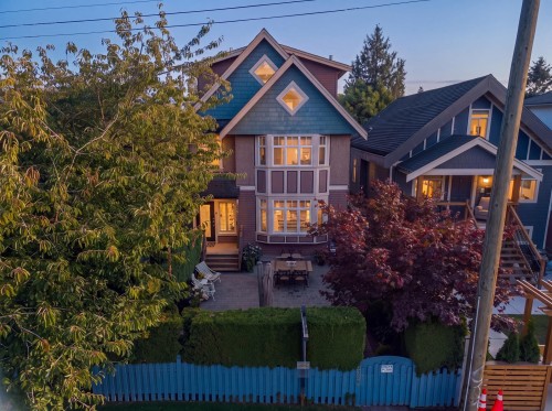 3328 7Th Avenue W, Vancouver, BC 