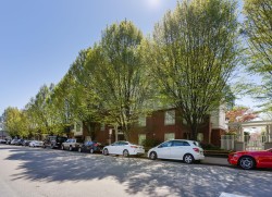 319-147 1st Street E North Vancouver, BC V7L 1B2