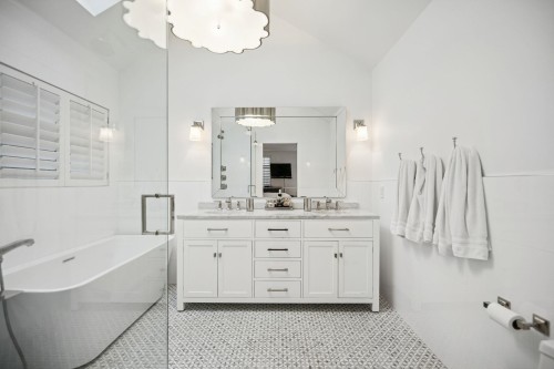 3814 11Th Avenue W, Vancouver, BC 