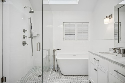 3814 11Th Avenue W, Vancouver, BC 