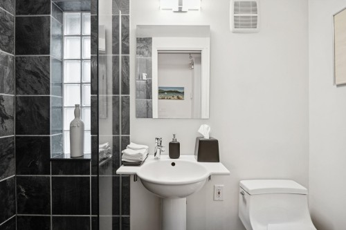 3814 11Th Avenue W, Vancouver, BC 