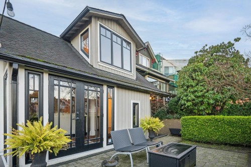 3814 11Th Avenue W, Vancouver, BC 