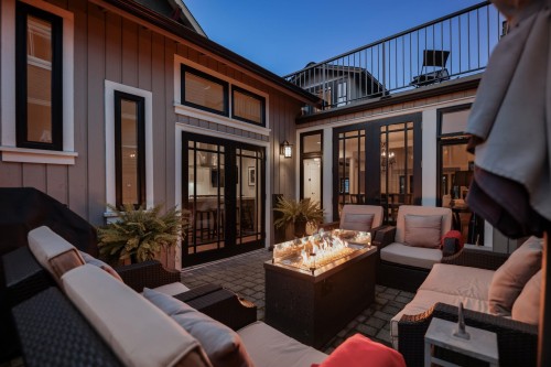 3814 11Th Avenue W, Vancouver, BC 