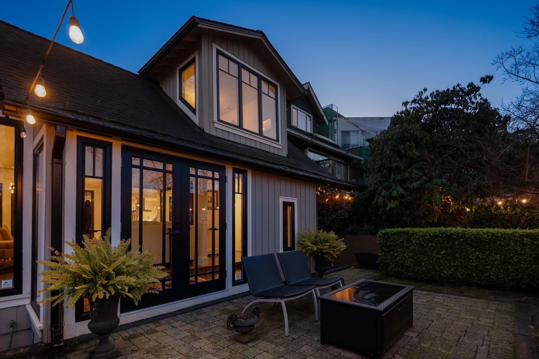 3814 11Th Avenue W, Vancouver, BC