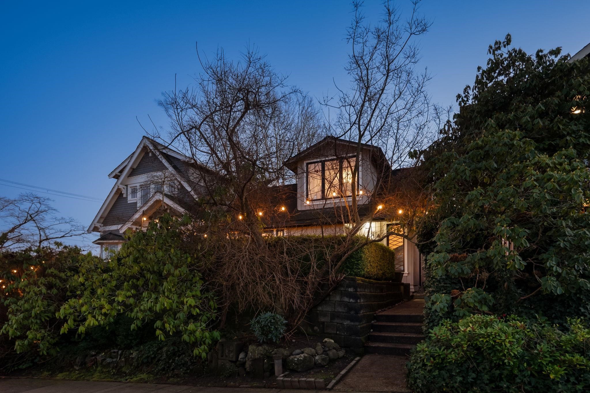 3814 11Th Avenue W, Vancouver, BC