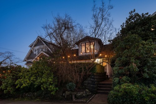 3814 11Th Avenue W, Vancouver, BC 