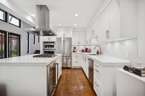 3814 11Th Avenue W, Vancouver, BC 