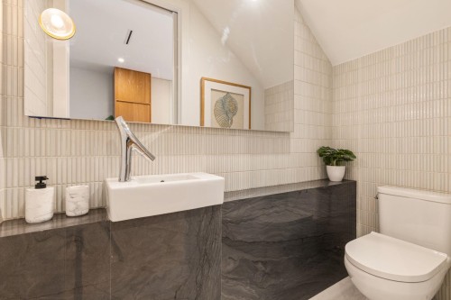 20 14Th Avenue W, Vancouver, BC 