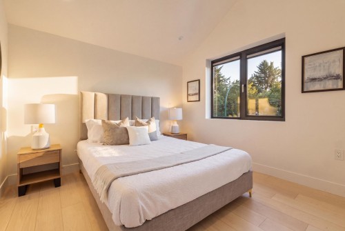20 14Th Avenue W, Vancouver, BC 
