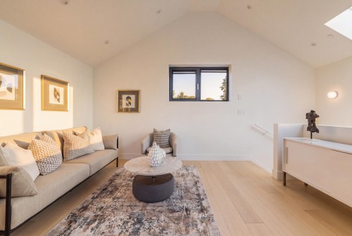 20 14Th Avenue W, Vancouver, BC 