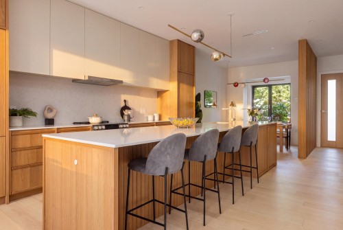 20 14Th Avenue W, Vancouver, BC 