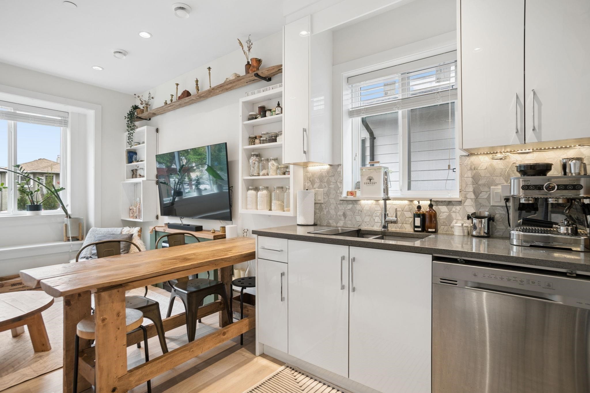 1604 36Th Avenue E, Vancouver, BC