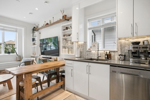 1604 36Th Avenue E, Vancouver, BC 