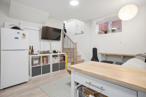 1604 36Th Avenue E, Vancouver, BC 