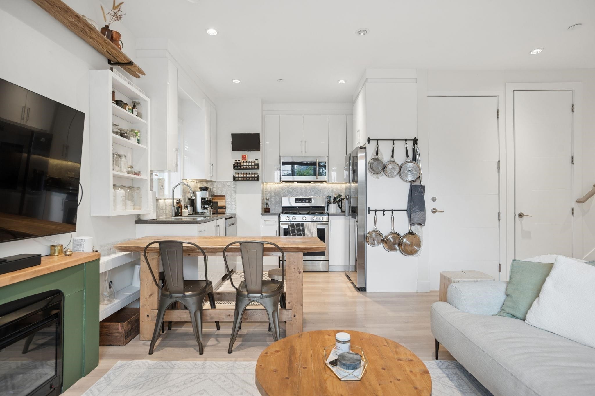 1604 36Th Avenue E, Vancouver, BC