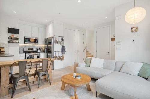 1604 36Th Avenue E, Vancouver, BC 