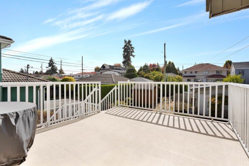 2412 40Th Avenue E, Vancouver, BC 