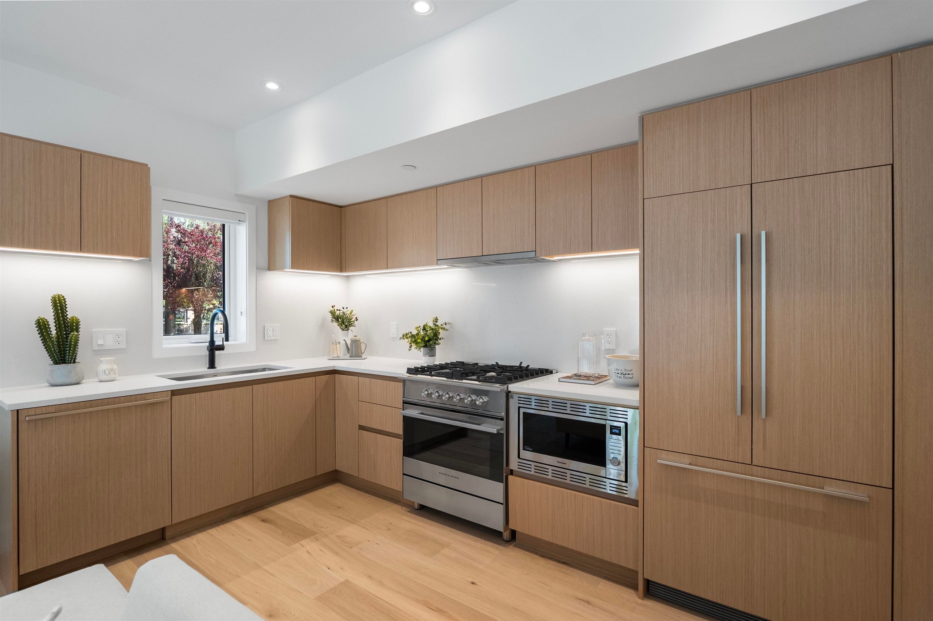 1008 52Nd Avenue W, Vancouver, BC