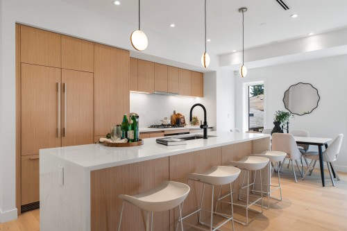 1012 52Nd Avenue W, Vancouver, BC 