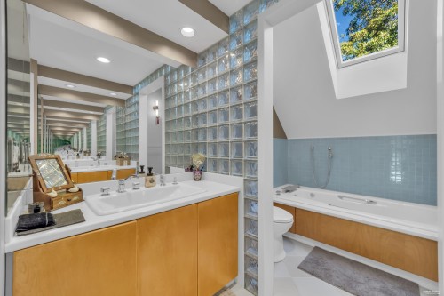 5819 Wallace Street, Vancouver, BC 
