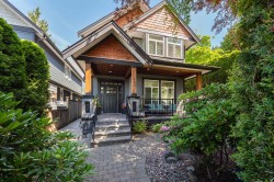 362 21st Street E North Vancouver, BC V7L 3B8