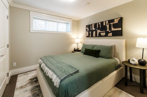 2129 46Th Avenue E, Vancouver, BC 