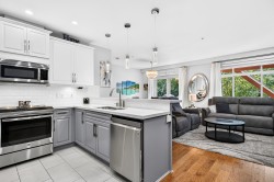 208-12565 190a Street Pitt Meadows, BC V3Y 0E1