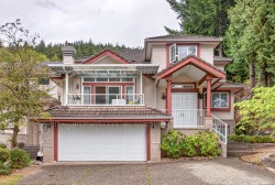 1599 Plateau Crescent  Coquitlam, BC V3E 3B3