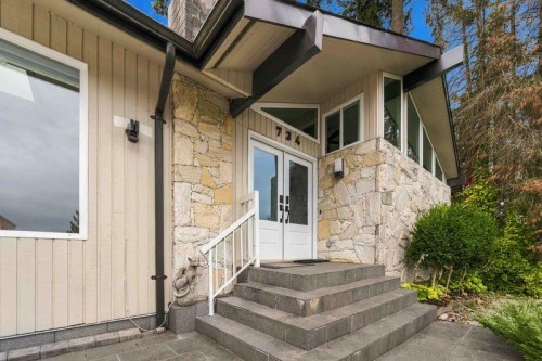 734 Carleton Drive, Port Moody, BC 