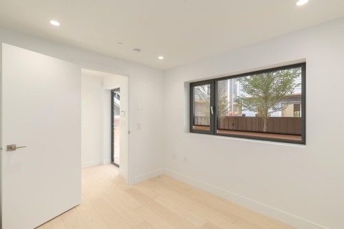 22 14Th Avenue W, Vancouver, BC 