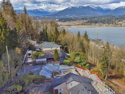 5645 Highfield Drive Burnaby, BC V5B 1E4