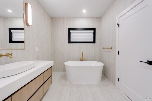 823 Cornell Avenue, Coquitlam, BC 