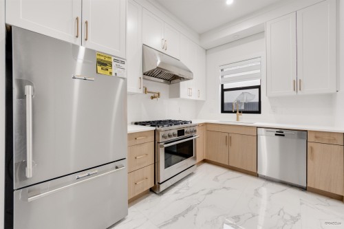 823 Cornell Avenue, Coquitlam, BC 
