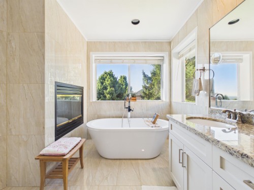 1536 Salal Crescent, Coquitlam, BC 