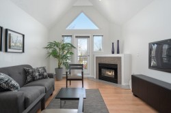 301-1928 11th Avenue E Vancouver, BC V5N 1Z2