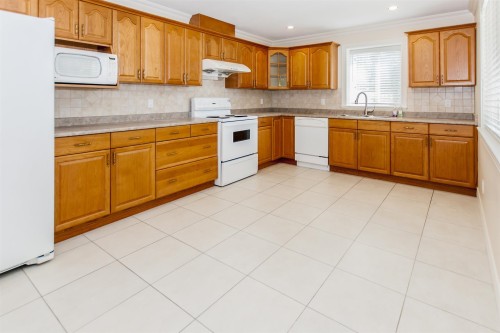1583 Parkway Boulevard, Coquitlam, BC 