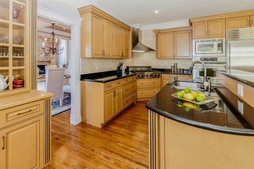 1583 Parkway Boulevard, Coquitlam, BC 