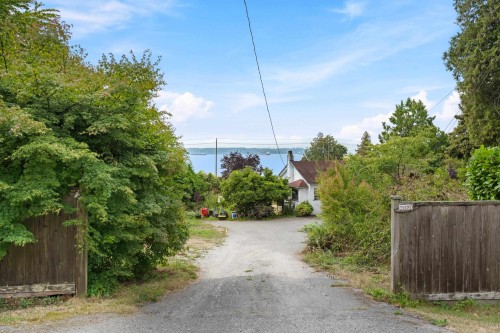2820 Marine Drive, West Vancouver, BC 