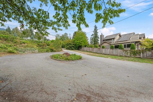 2820 Marine Drive, West Vancouver, BC 